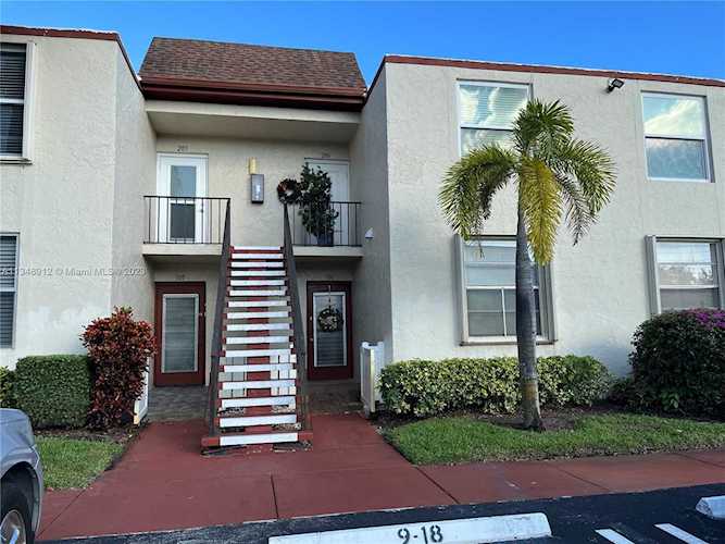 9 Willowbrook Ln #106 Delray Beach, FL 33446