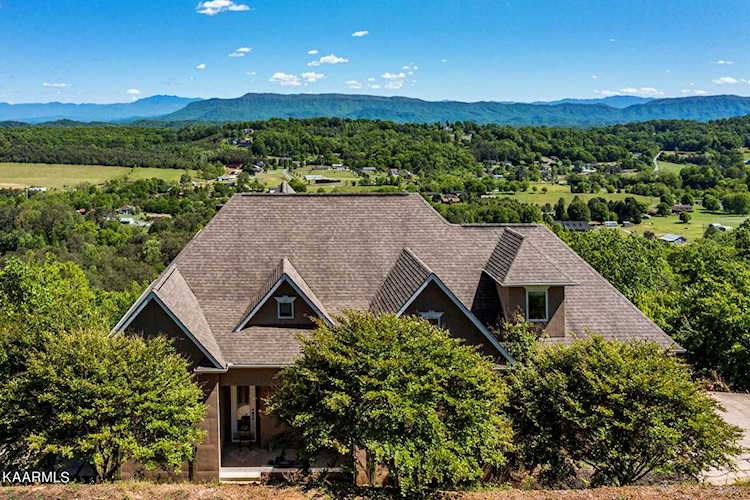 1012 Falcon Crest Dr Seymour, TN 37865