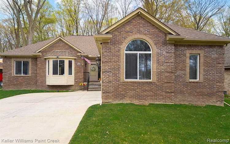 11141 Messmore Utica, MI 48317