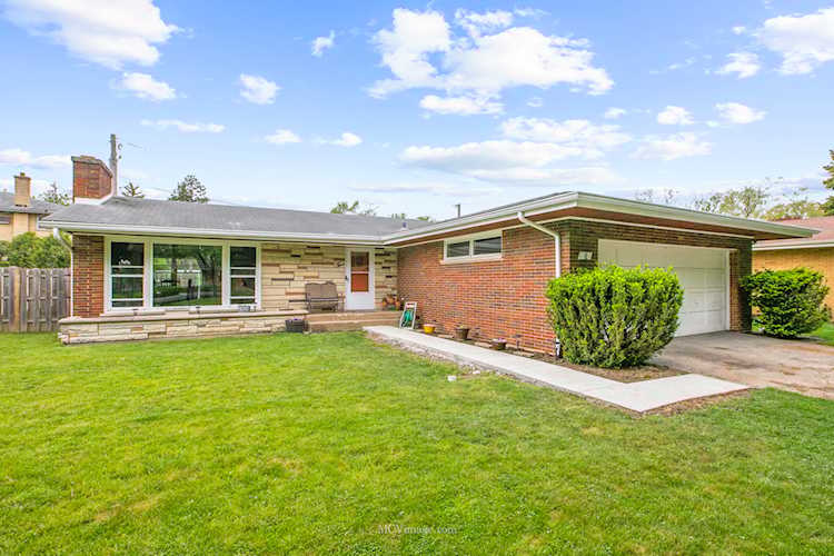 5 Stonegate Rd La Grange Park, IL 60526