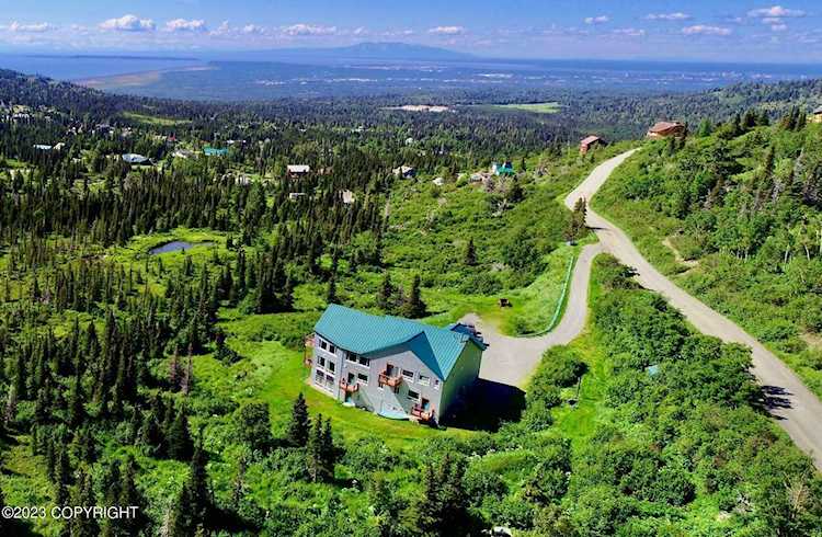 16528 King's Way Dr Anchorage, AK 99516