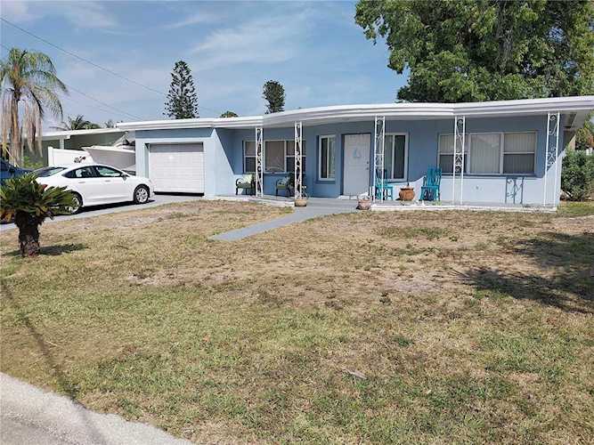 3653 Belle Vista Dr E St. Pete Beach, FL 33706