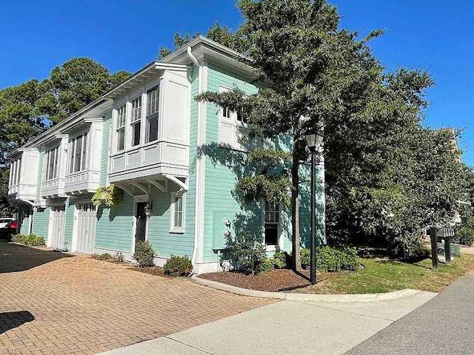 9512 25th Bay St Norfolk, VA 23518