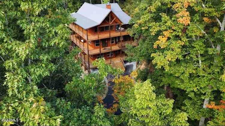 844 Crooked Ridge Rd Gatlinburg, TN 37738