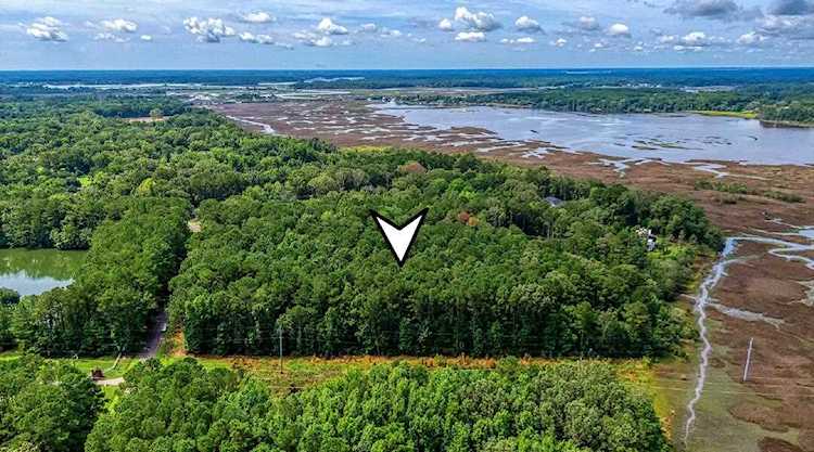 925 Hughes Rd Johns Island, SC 29455