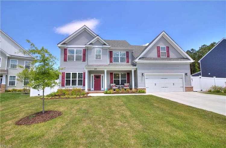 223 Heron Bay Ln Chesapeake, VA 23323