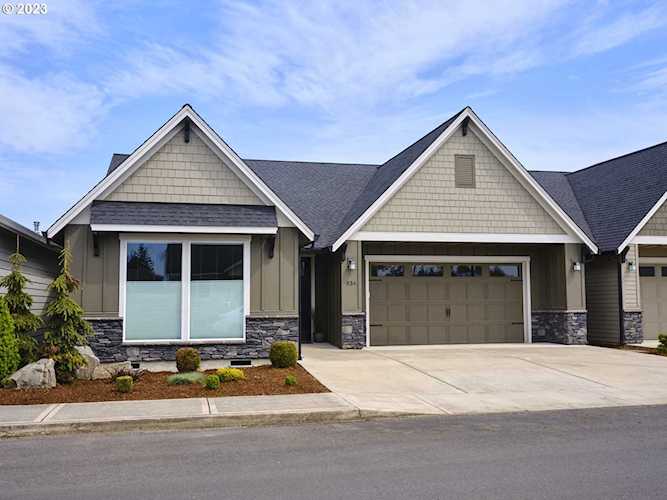 534 3rd ST Woodland, WA 98674