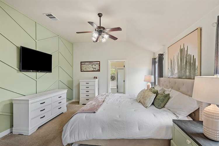 714 Newport DR Spicewood, TX 78669