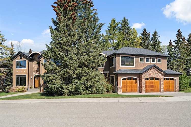 12 Spring Willow Place SW Calgary, AB T3H 5Z3