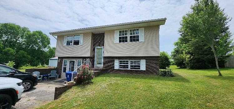 169 Twin Rivers Circle Bronston, KY 42518