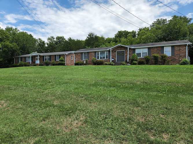 1006 Center Point #A-B Hendersonville, TN 37075