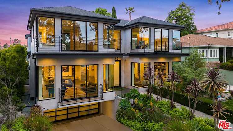 2301 Duxbury Circle Los Angeles, CA 90034