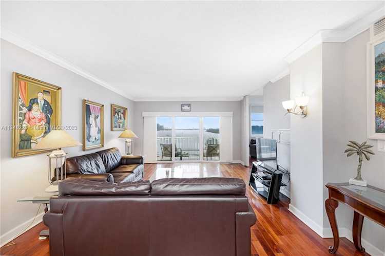 500 Bayview Dr #430 Sunny Isles Beach, FL 33160