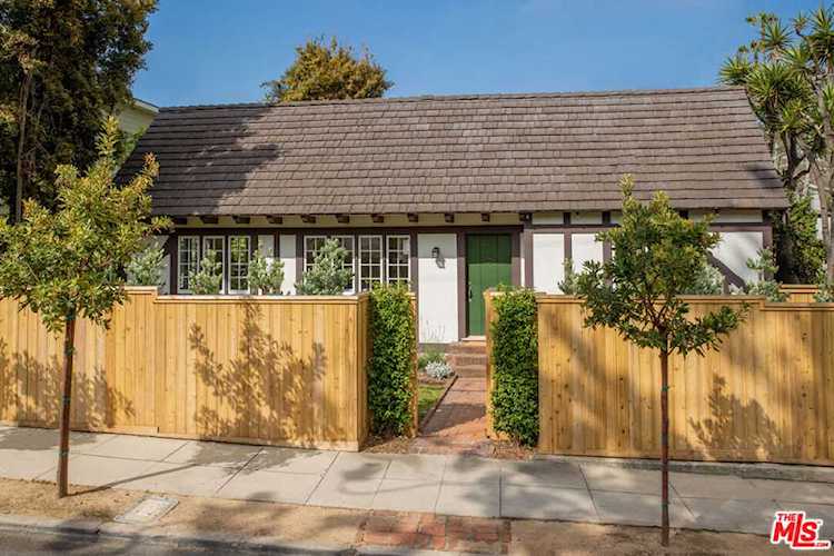 329 Sycamore Rd Santa Monica, CA 90402 | MLS 23269007 Photo 1