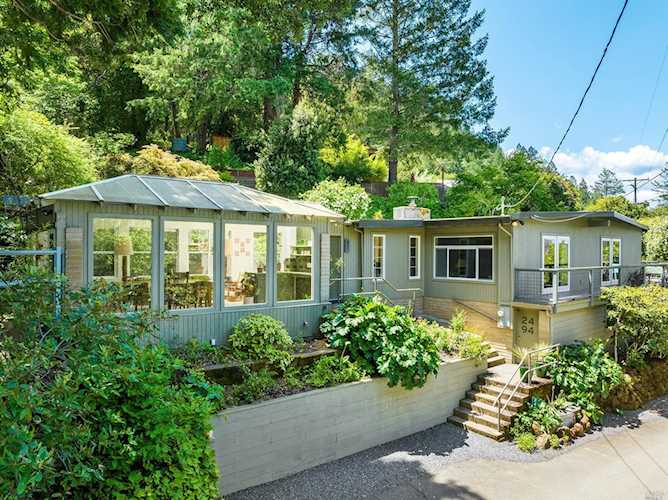 2494 Riverview Drive Healdsburg, CA 95448