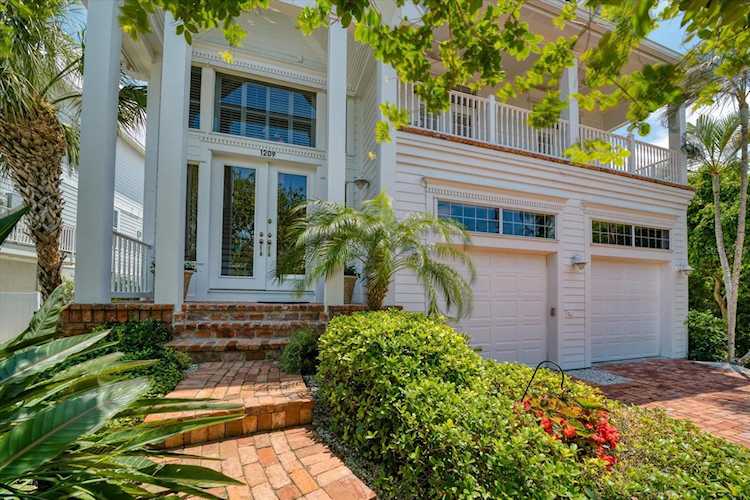 1209 Bay Shore Blvd Indian Rocks Beach, FL 33785