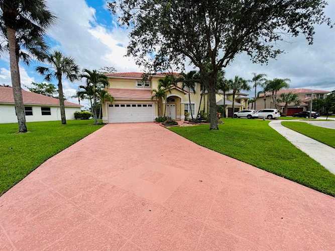 1527 S Club Drive Wellington, FL 33414