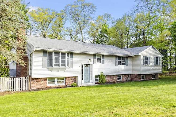 131 Andover Rd Billerica, MA 01821 | MLS 73111799 Photo 1
