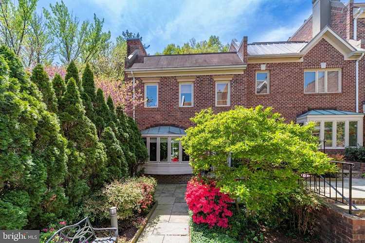4052 Chancery Ct NW Washington, DC 20007 | MLS DCDC2092642 Photo 1