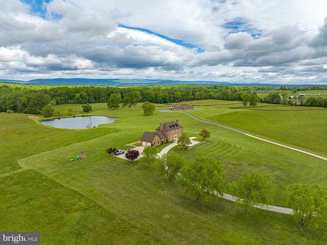 3830 Zulla Rd The Plains, VA 20198
