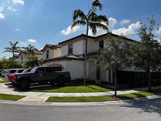 10086 NW 89th Ter Doral, FL 33178