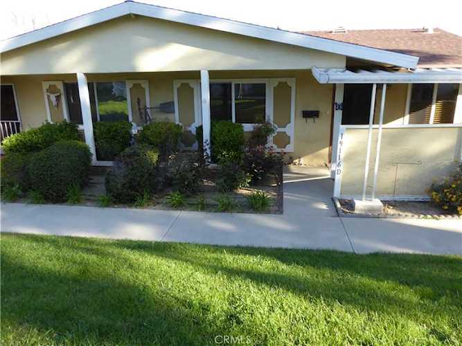 19116 Avenue of The Oaks #D Newhall, CA 91321 | MLS SR23058872 Photo 1
