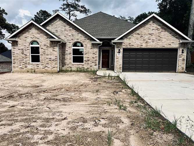 1460 River Oaks Dr Huntsville, TX 77340