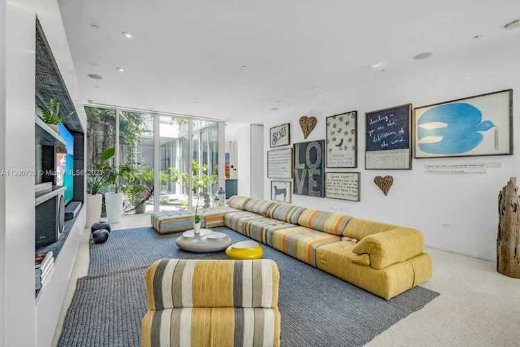 1665 Alton Rd #111 Miami Beach, FL 33139