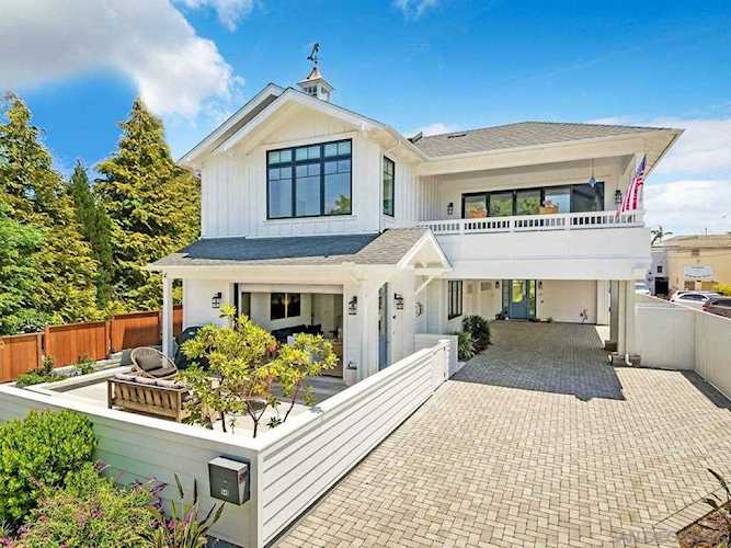 949 D Avenue Coronado, CA 92118