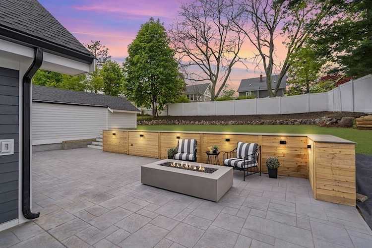 84 School Street Melrose, MA 02176
