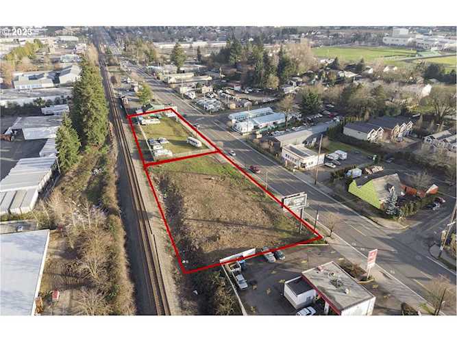 11807 NE Sandy BLVD Portland, OR 97220 | MLS 23659226 Photo 1