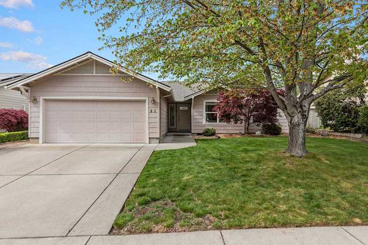 81 Freshwater Dr Phoenix, OR 97535