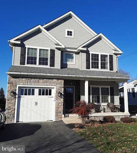 1224 Steel Rd Havertown, PA 19083