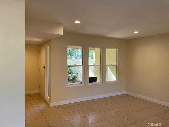 12 Foxglove Way Irvine, CA 92612 | MLS OC23054683 Photo 1