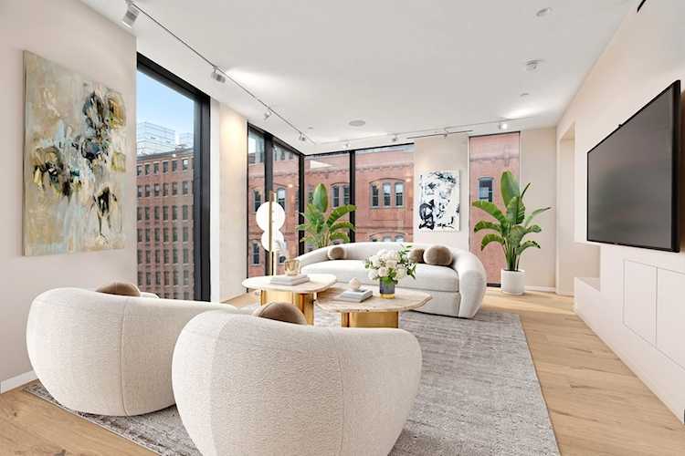 10 Farnsworth #4A Boston, MA 02110