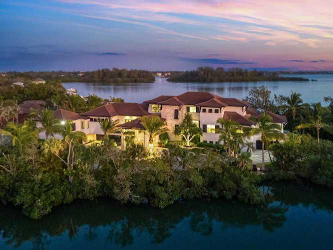 3799 Flamingo Ave Sarasota, FL 34242