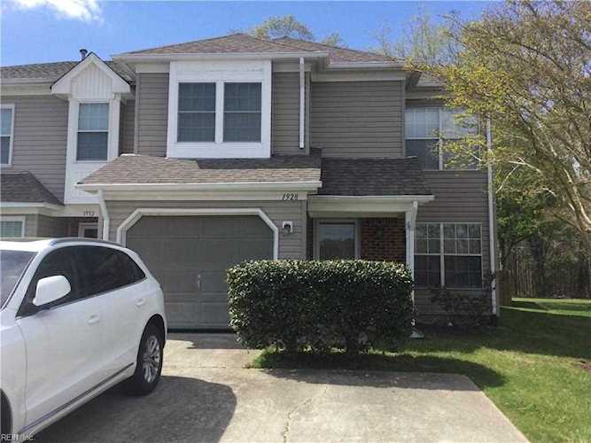 1928 Abbotsbury Way Virginia Beach, VA 23453