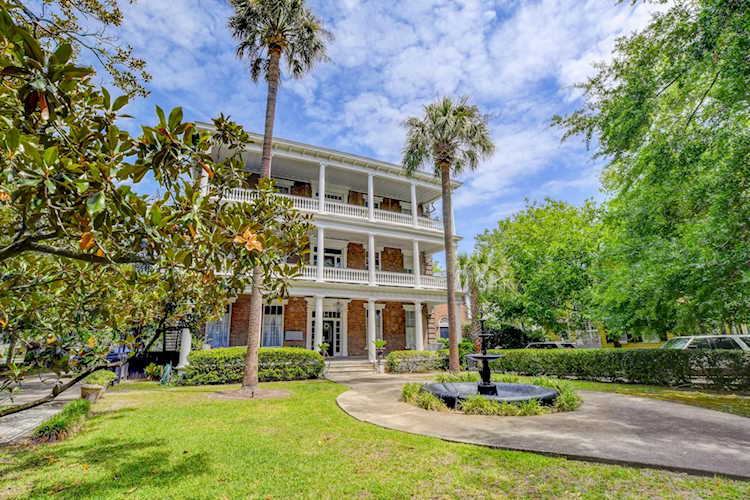 202 Ashley Ave Charleston, SC 29403