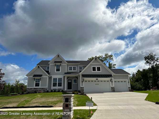 6056 Southridge Rd East Lansing, MI 48823