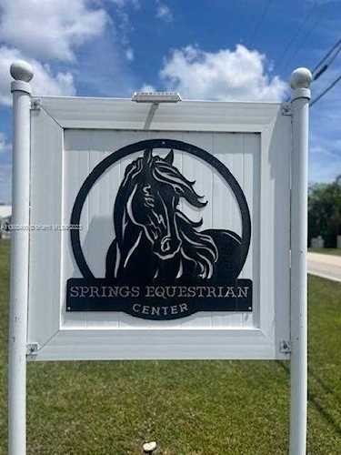 1751 NW 118th Ave Plantation, FL 33323