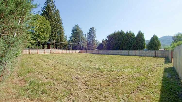 2923 Rogue River Hwy Gold Hill, OR 97525