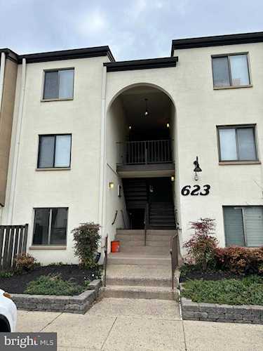 623 Center St #102 Herndon, VA 20170