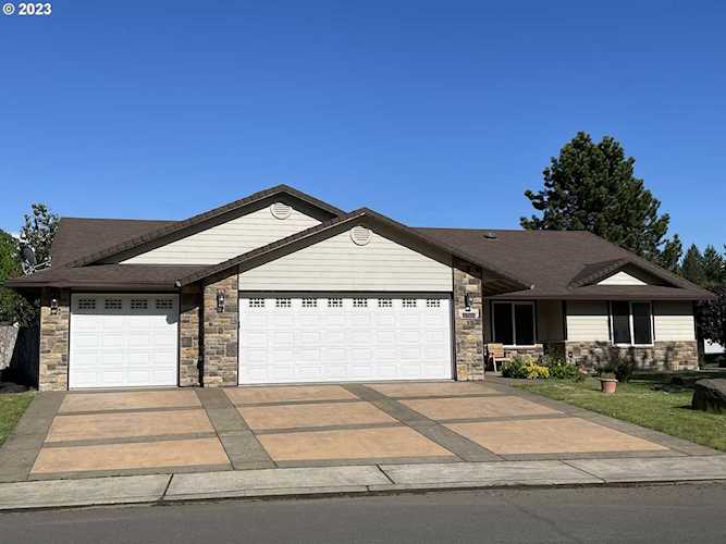 87661 Trek DR Veneta, OR 97487