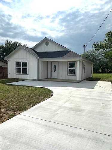 963 Aransas Ave Luling, TX 78648