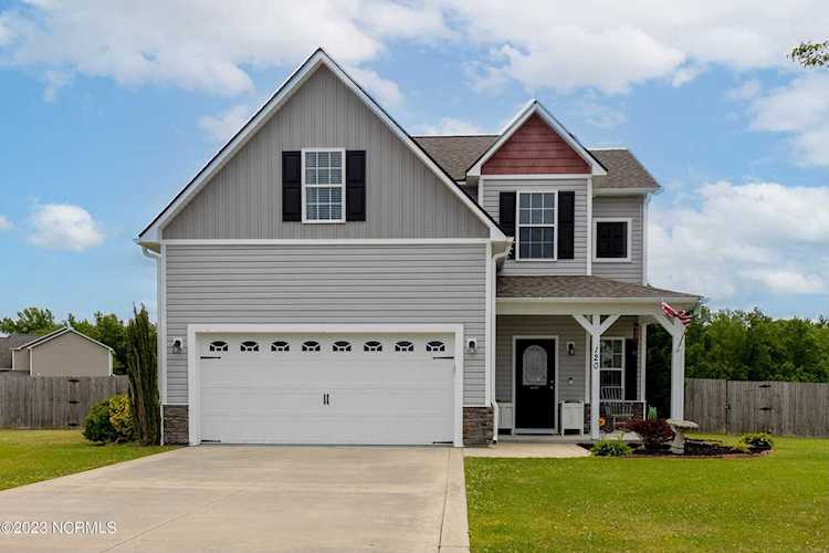 120 Buckhaven Drive Richlands, NC 28574