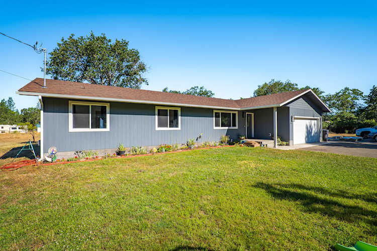 1150 Pleasant Valley Rd Merlin, OR 97532