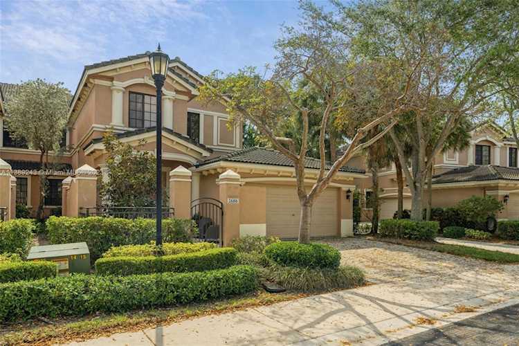 2686 Center Ct Dr #4-33 Weston, FL 33332