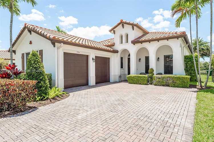 3754 NW 82nd Dr Cooper City, FL 33024