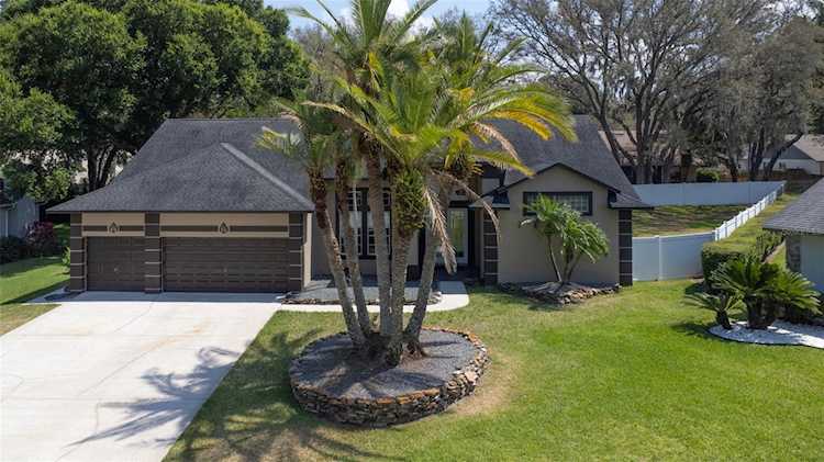 424 Summit Chase Dr Valrico, FL 33594