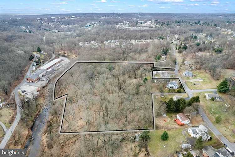 324332 Crozerville Rd Aston, PA 19014